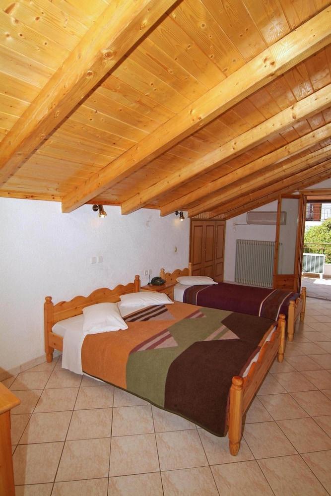 Hotel Orfeas Delphi Exterior photo